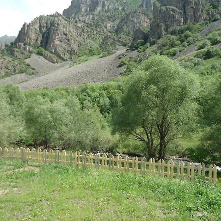 The River House Yeghegis Yekhegis Екстериор снимка
