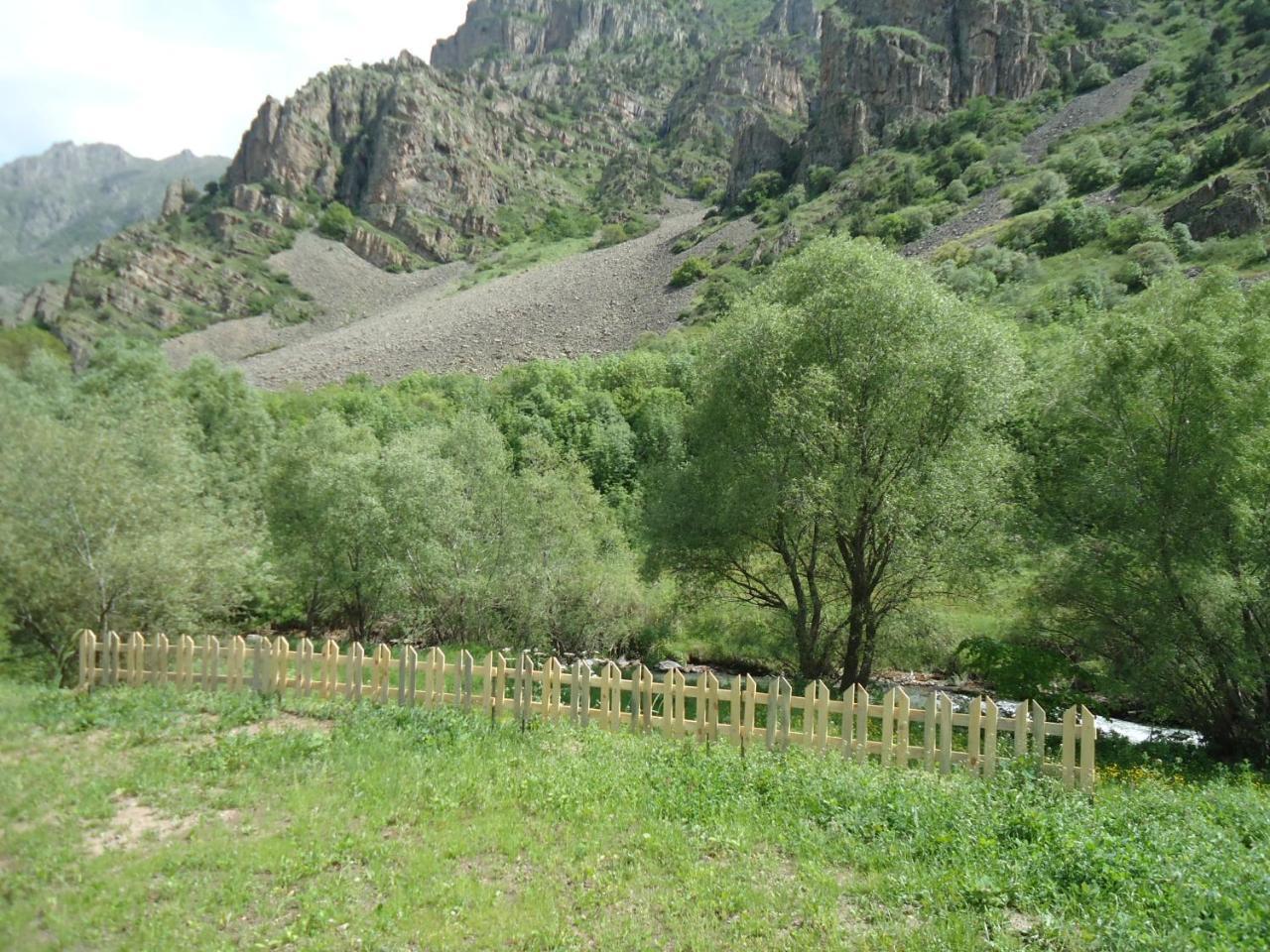 The River House Yeghegis Yekhegis Екстериор снимка