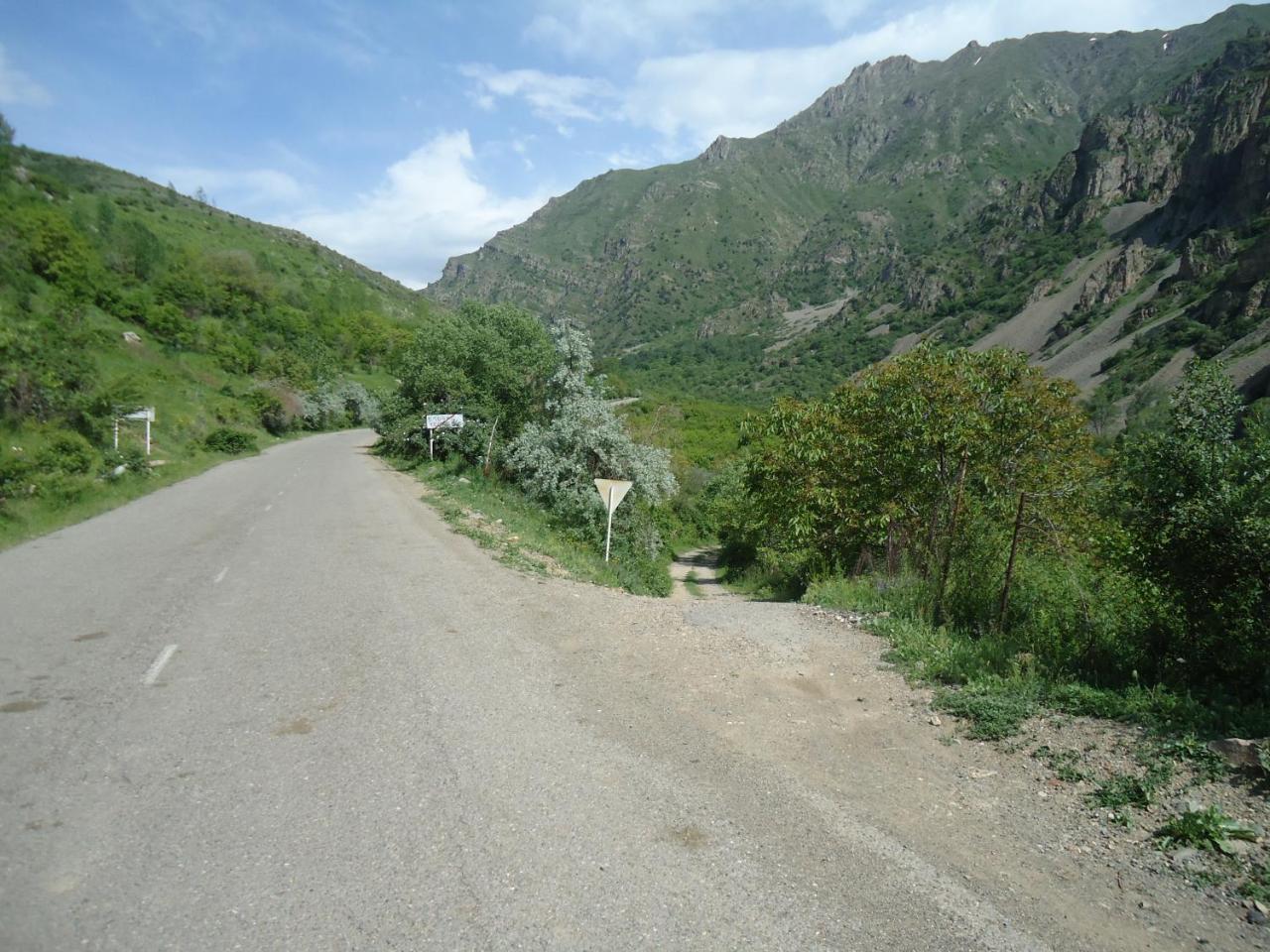 The River House Yeghegis Yekhegis Екстериор снимка